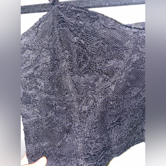 Cute Lacey Black Crop Top from H&M - Picture 2 of 3